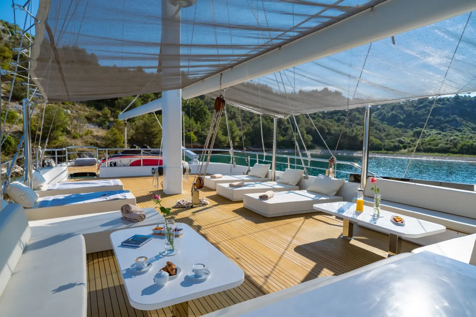 Navilux sailing in Сплит