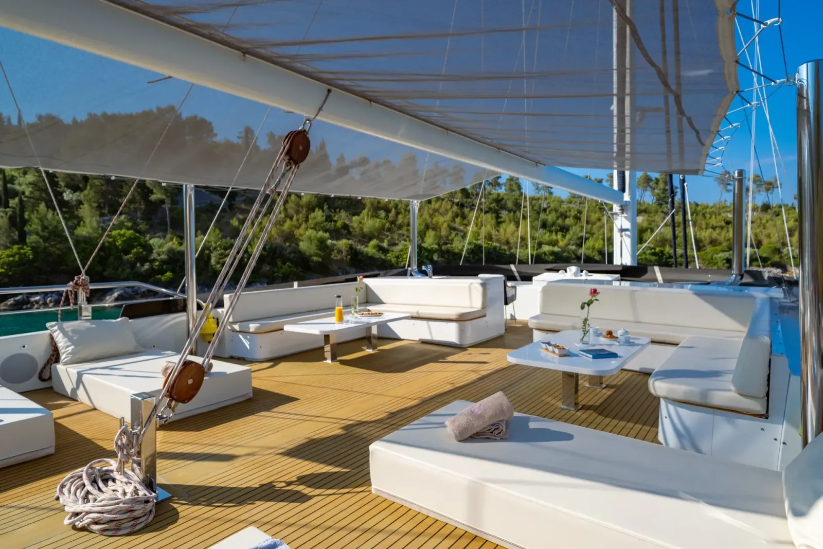 Navilux sailing in Сплит