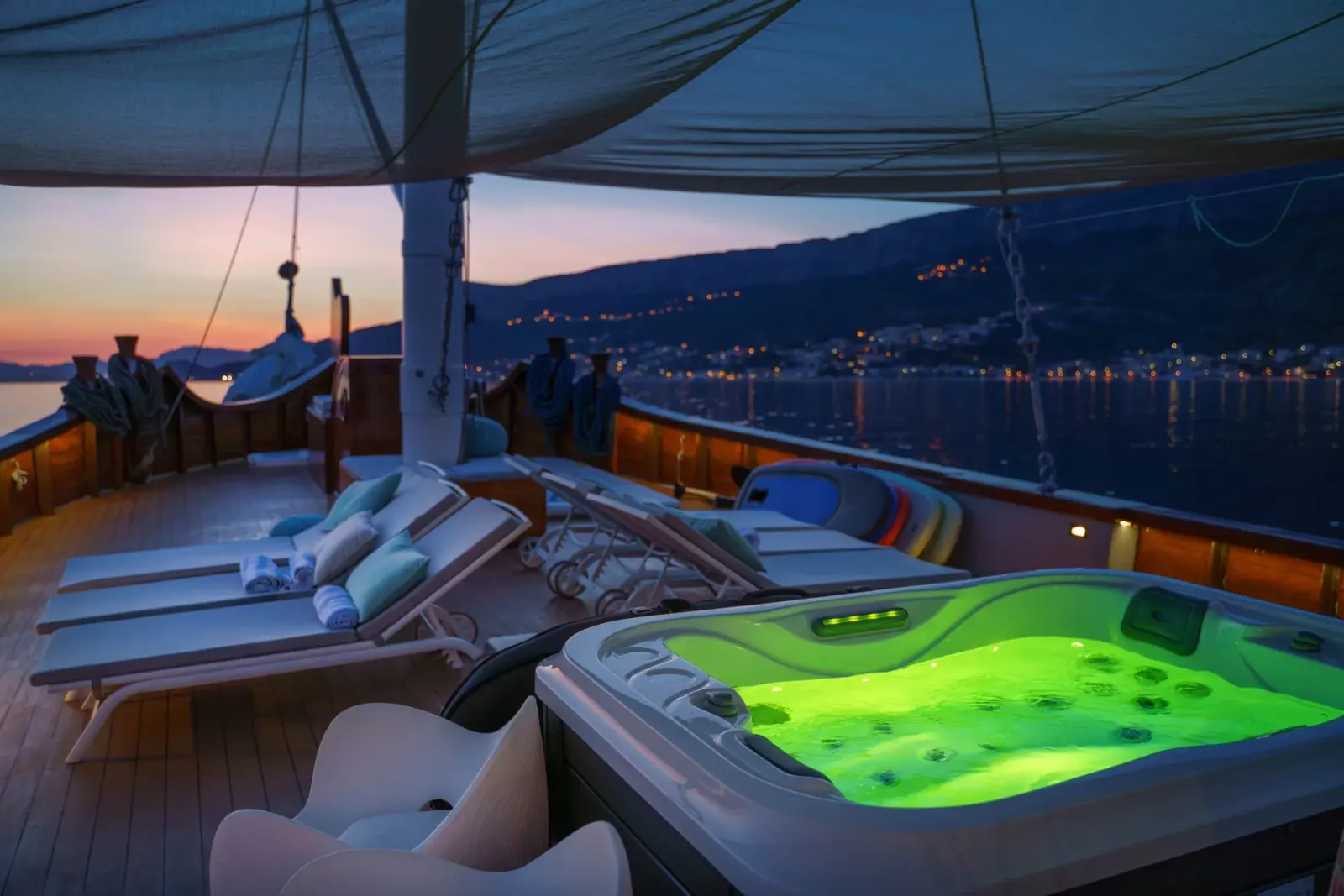 Green Ray sailing in Split
