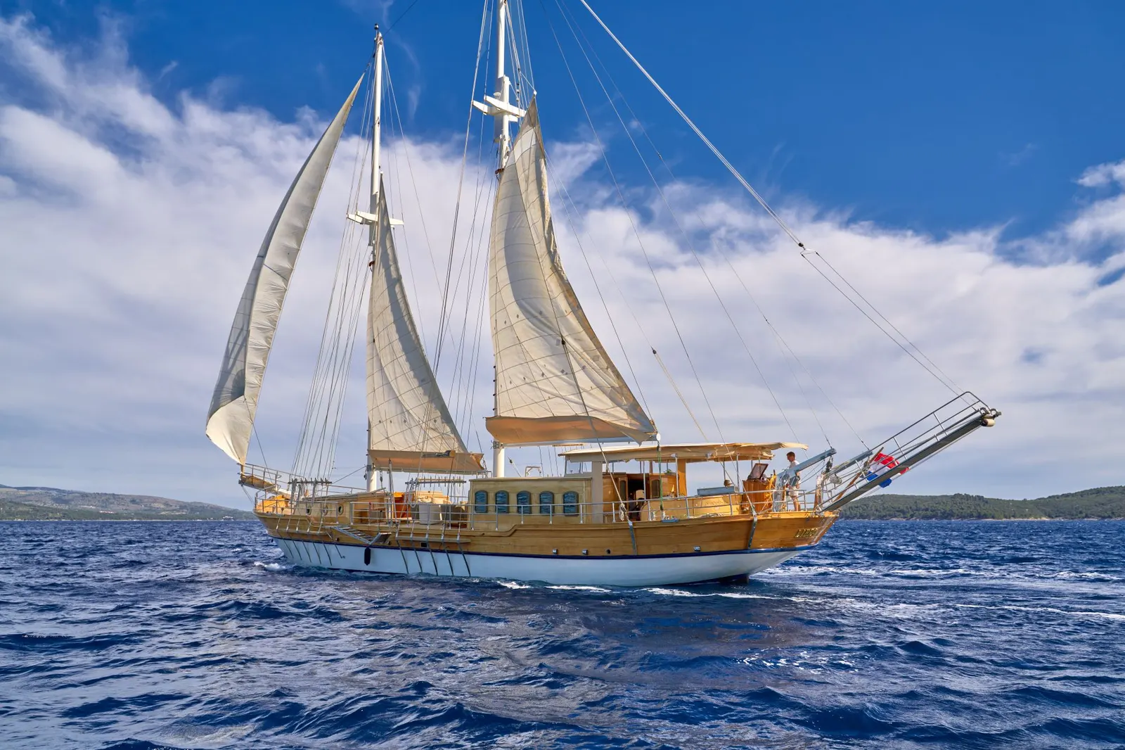Libra sailing in Split
