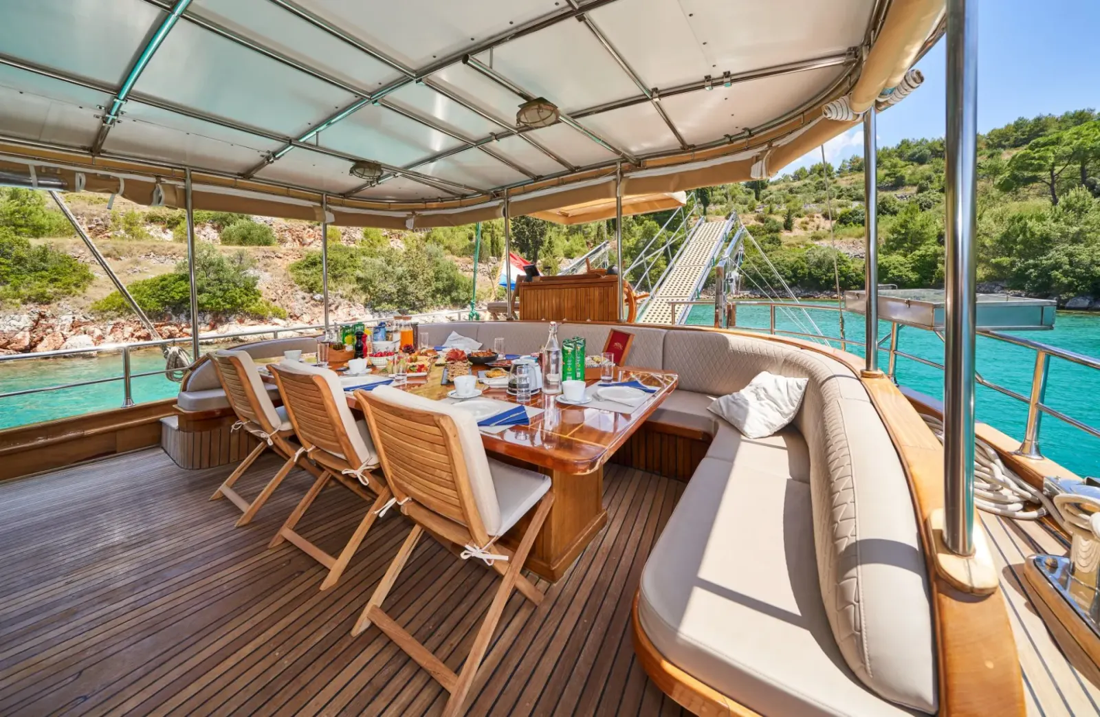 Libra sailing in Split