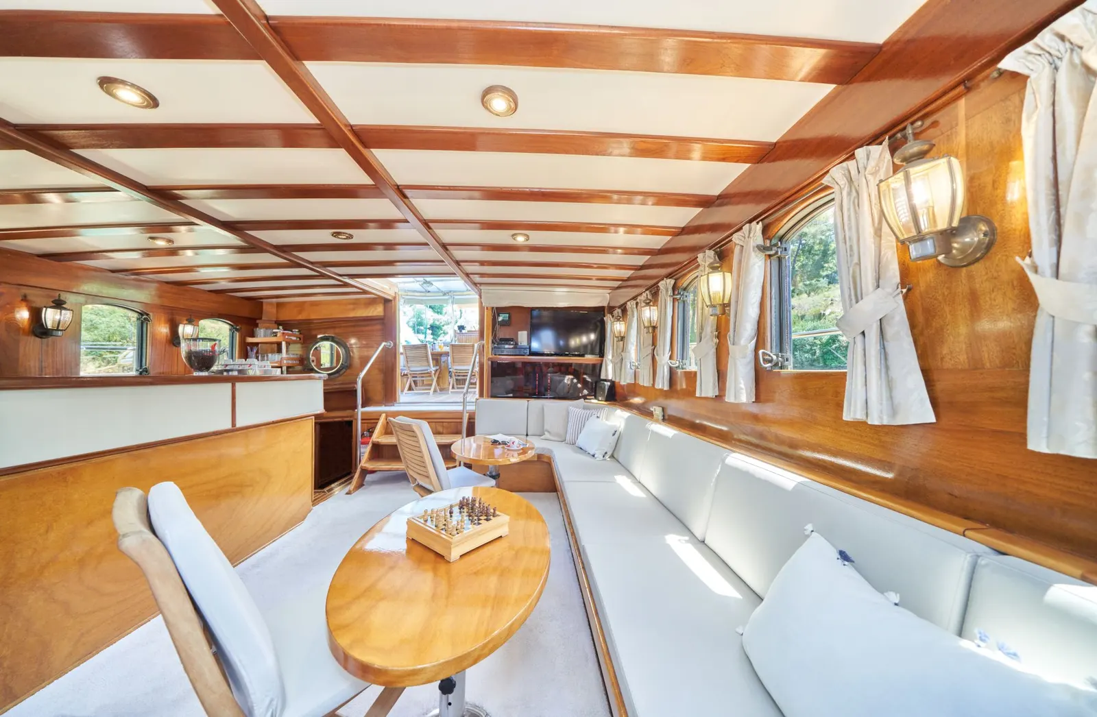 Libra sailing in Split
