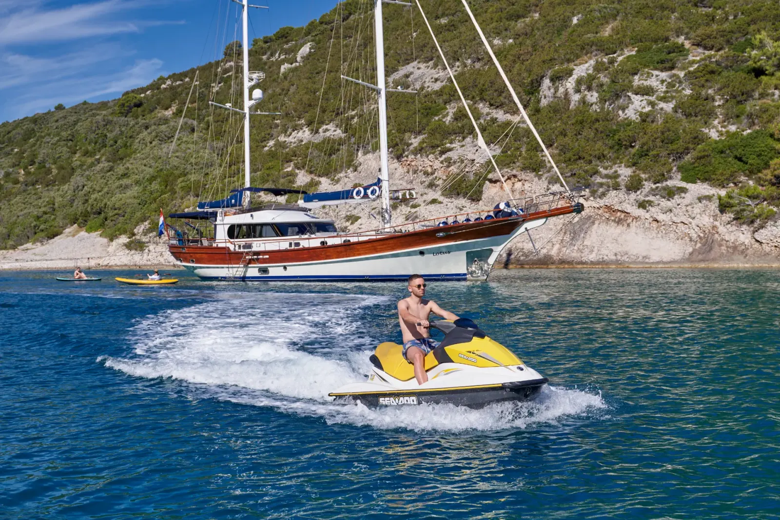 Lotus sailing in Split