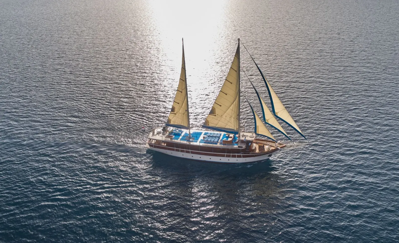Tajna Mora Motorsailer interior cabin view