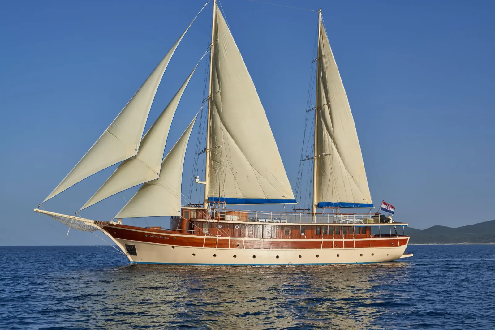 Tajna Mora sailing in Split