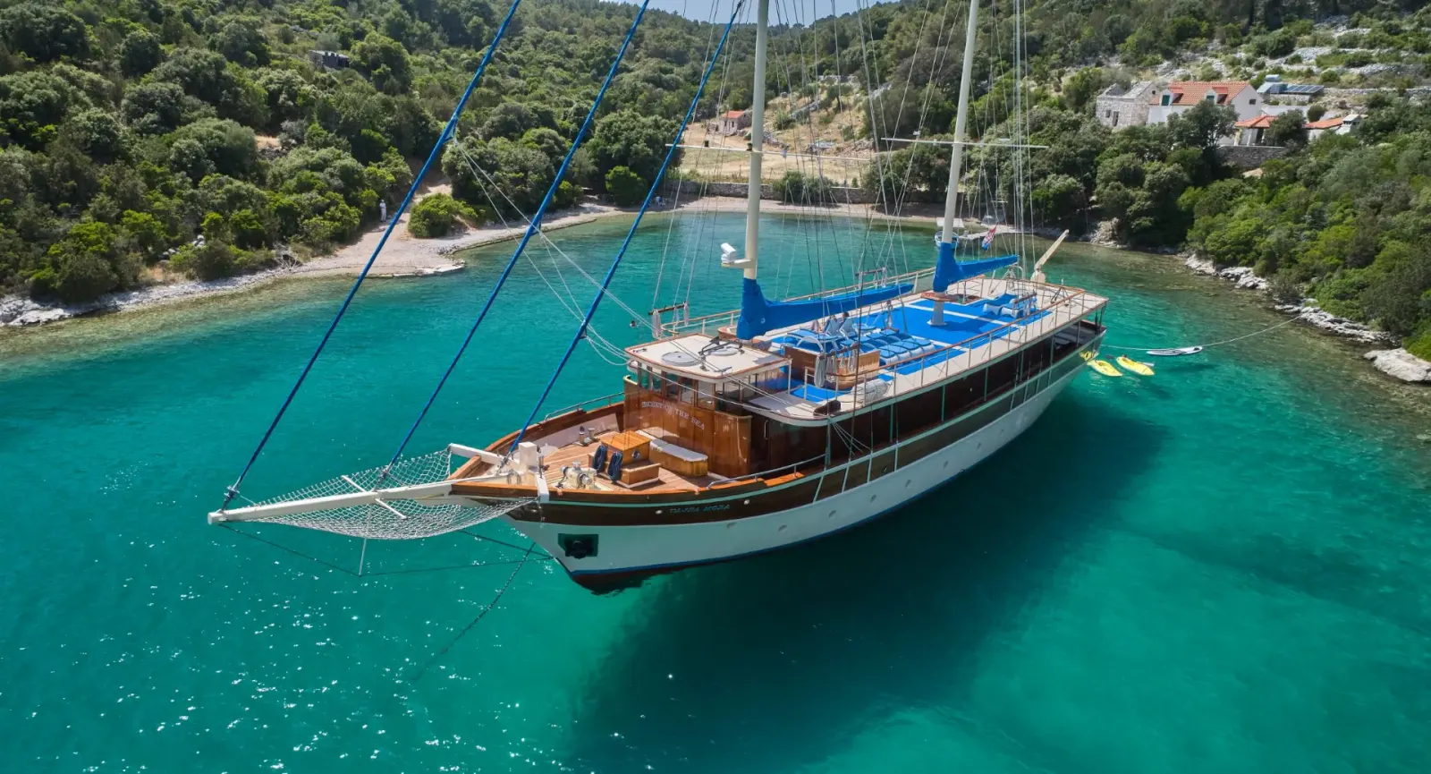Tajna Mora sailing in Split