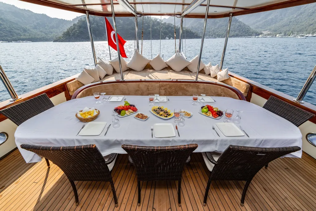 Amazon Solo sailing in Göcek