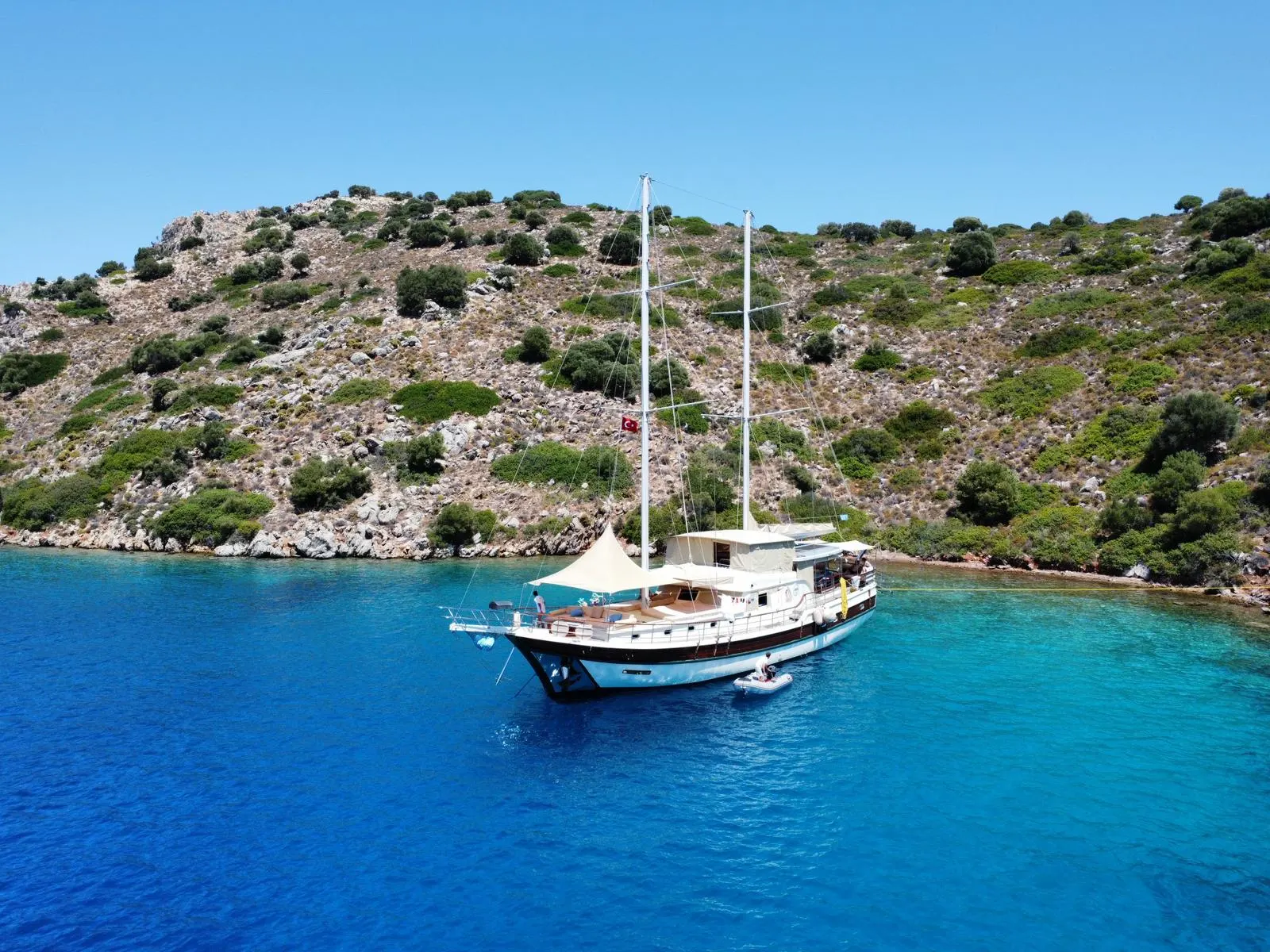 Mare Magico Gulet interior cabin view