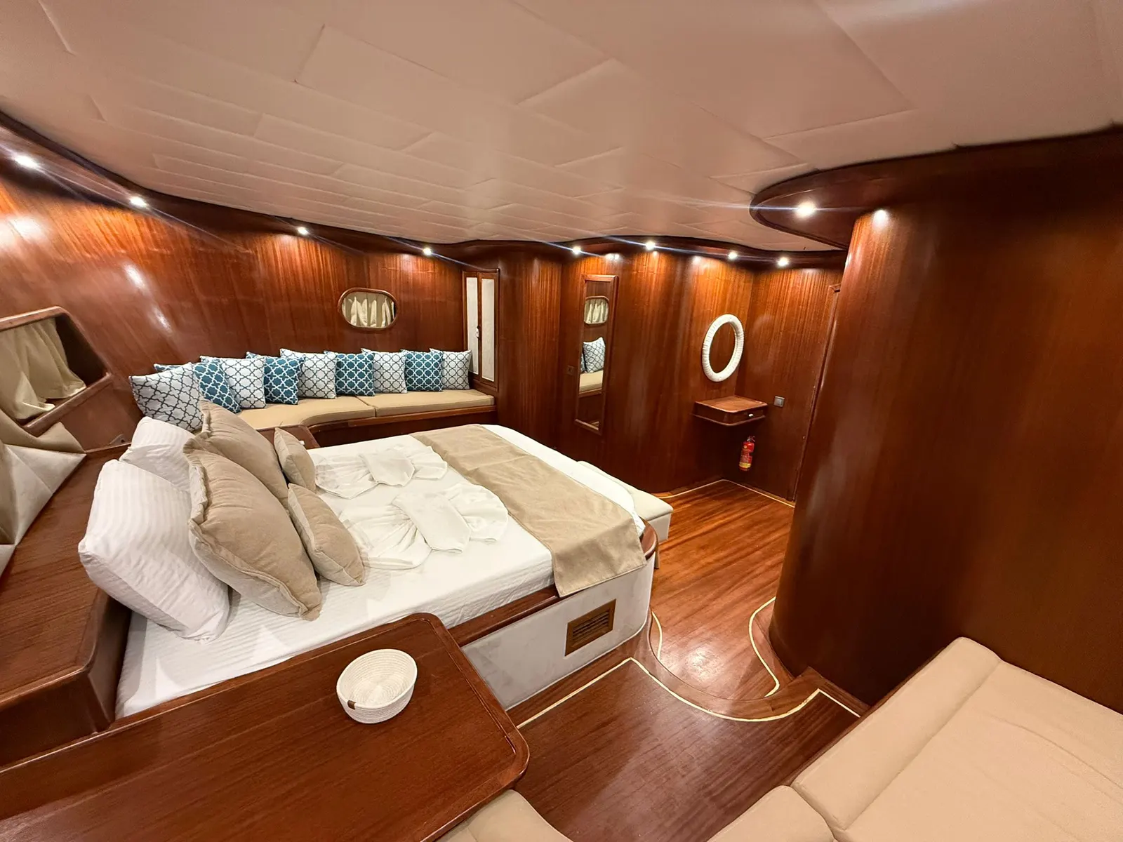 Mare Magico sailing in Bozburun