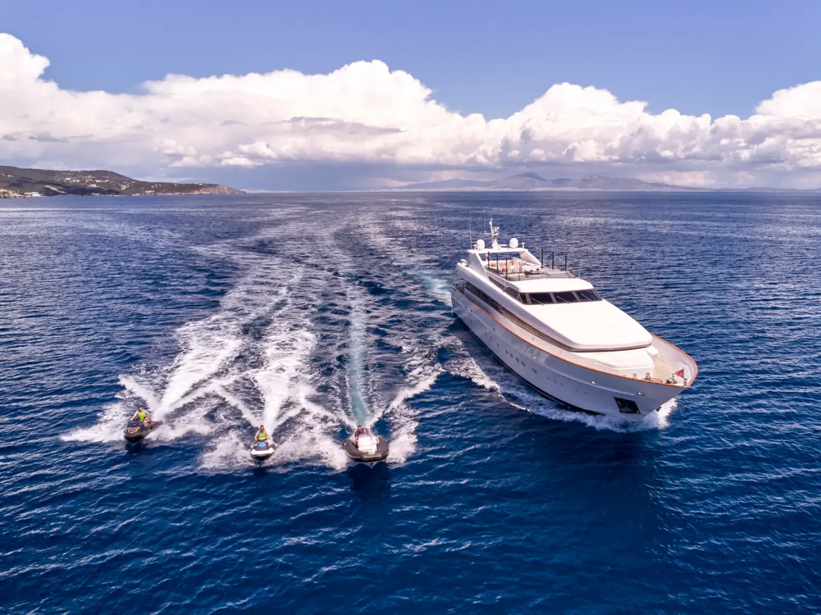 Mobius Motoryacht interior cabin view