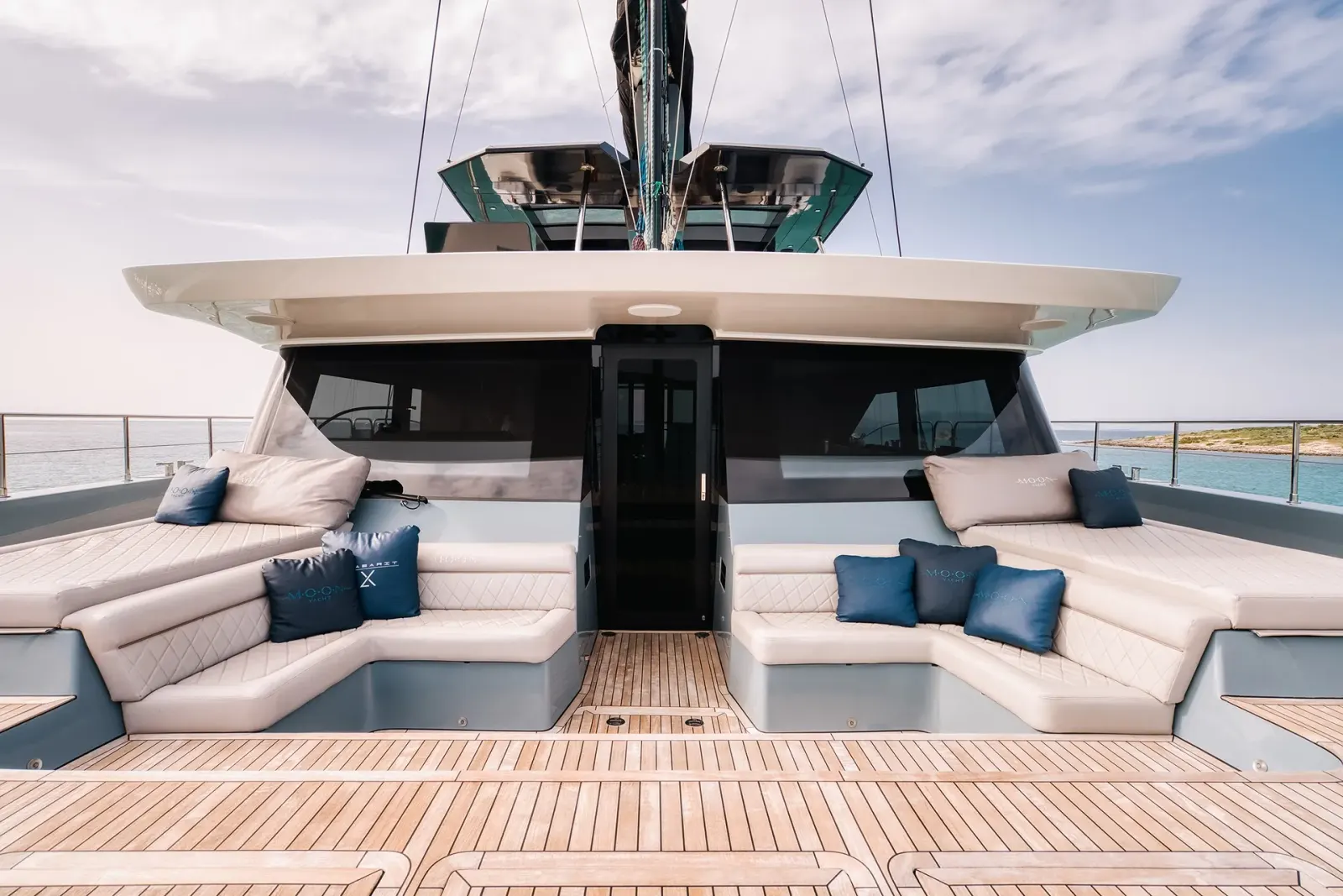 Seabarit LX sailing in Atina