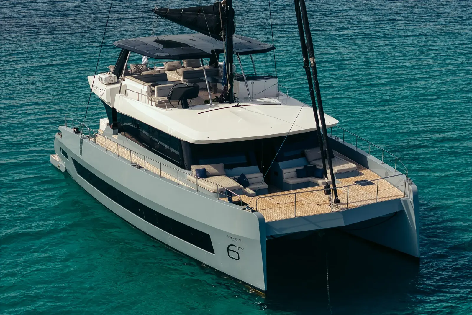 Seabarit LX Catamarano a Vela interior cabin view