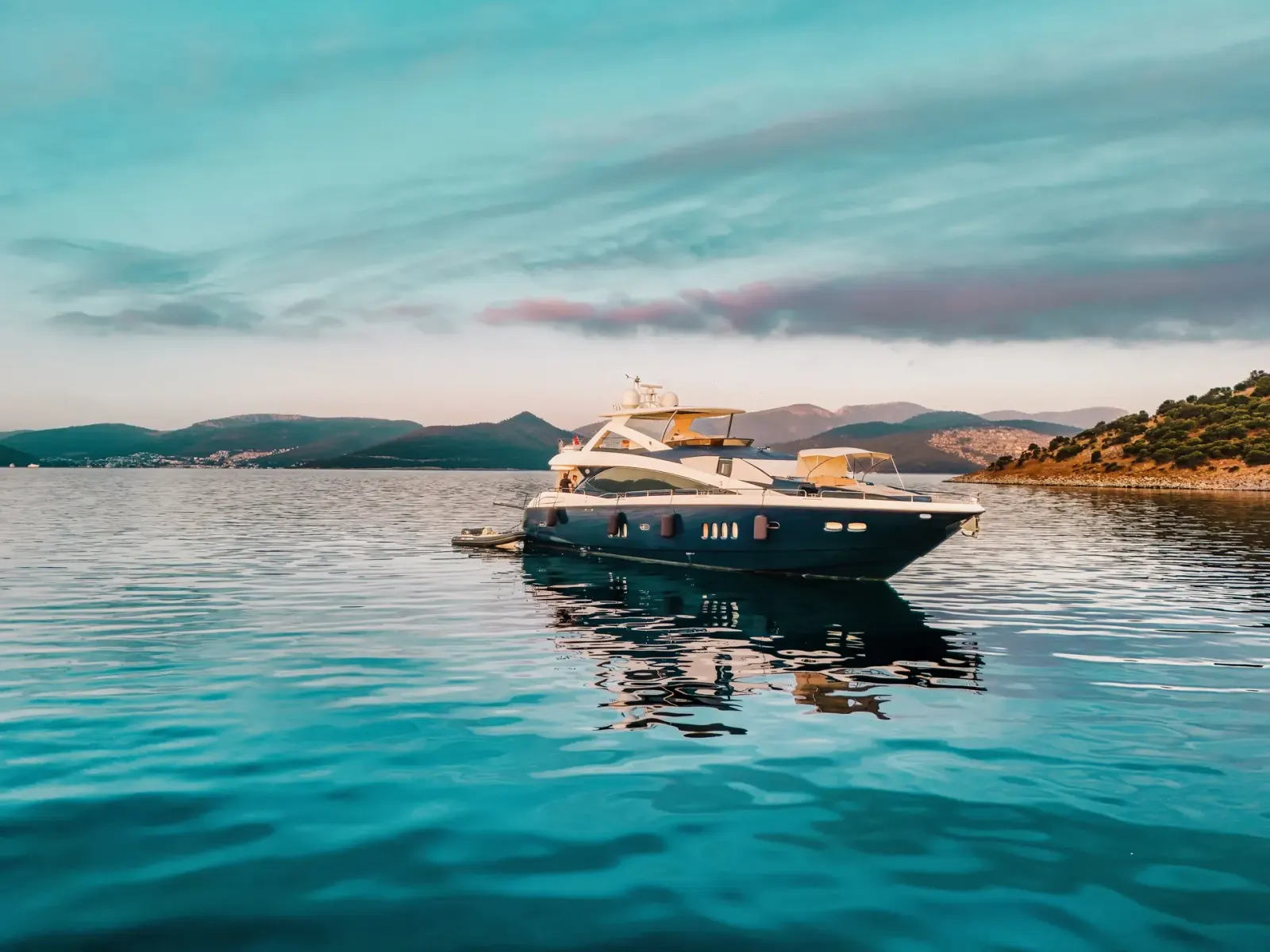 The Cabana Motoryacht interior cabin view