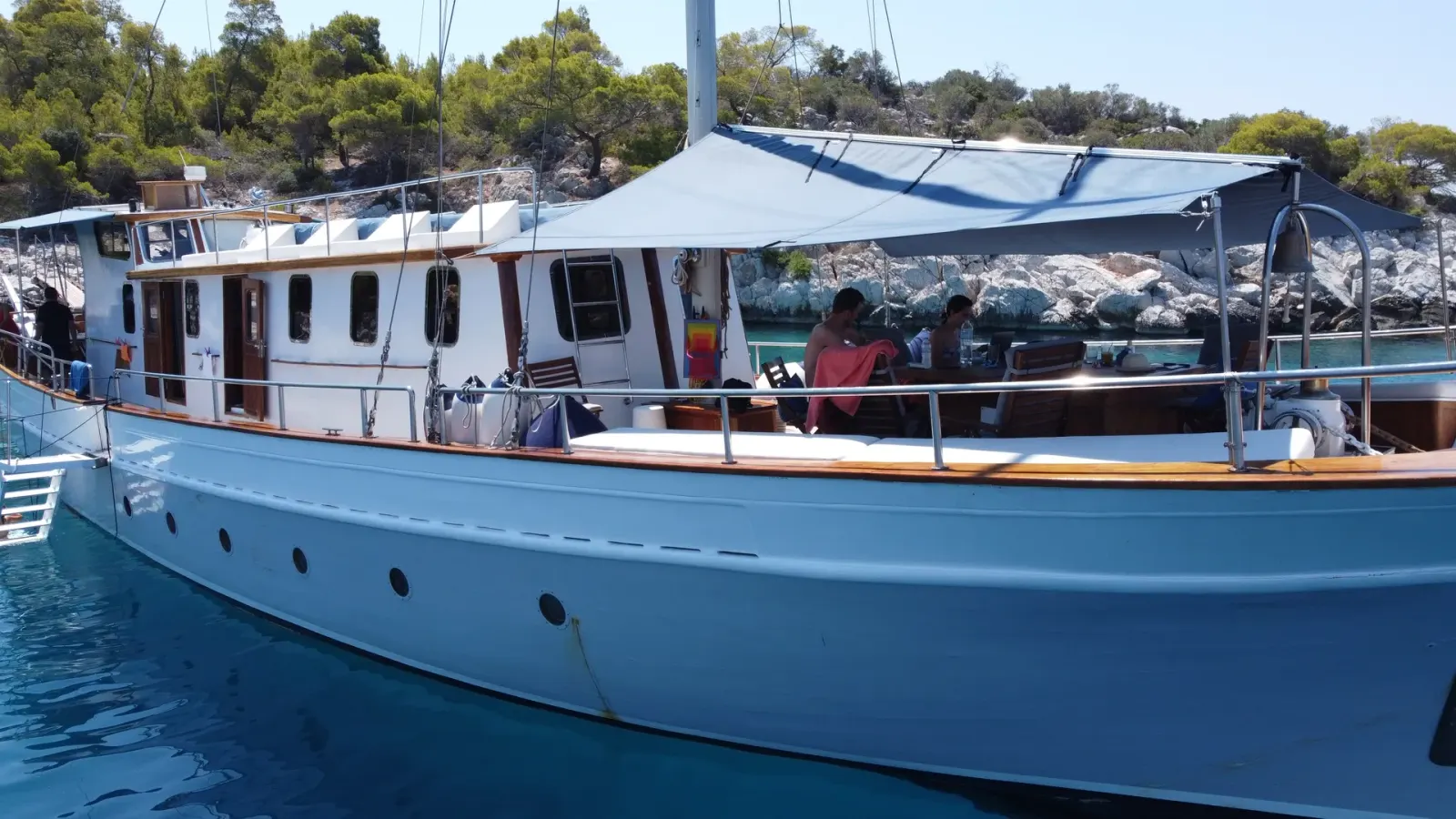 Cosmos sailing in Athens