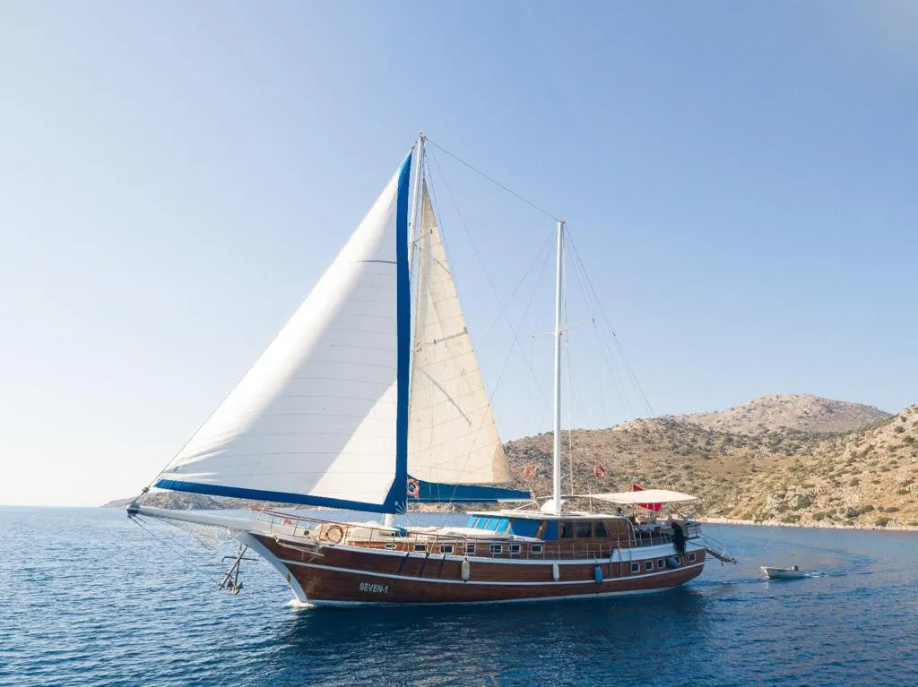 Seven 1 sailing in Bozburun