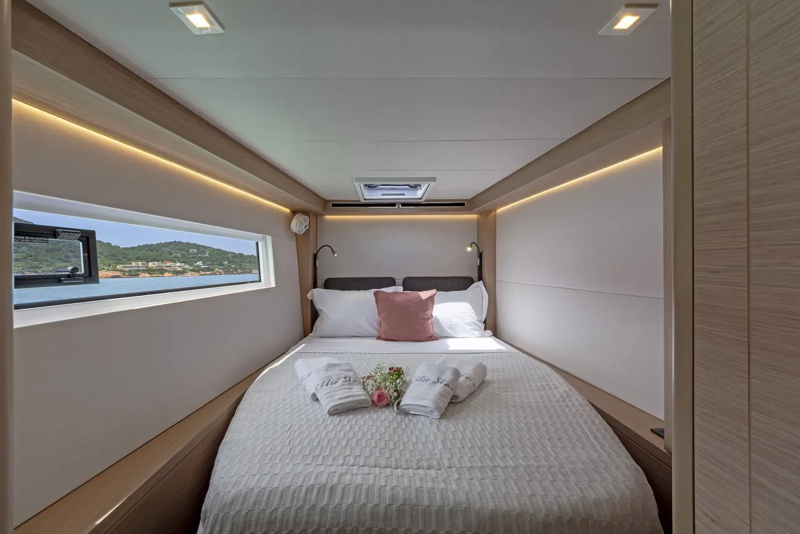 Effie Star sailing in Athen