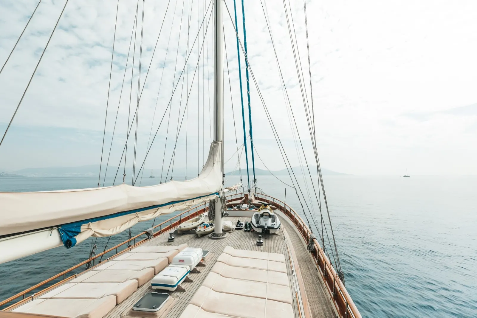 Kaya Guneri IV sailing in Bodrum