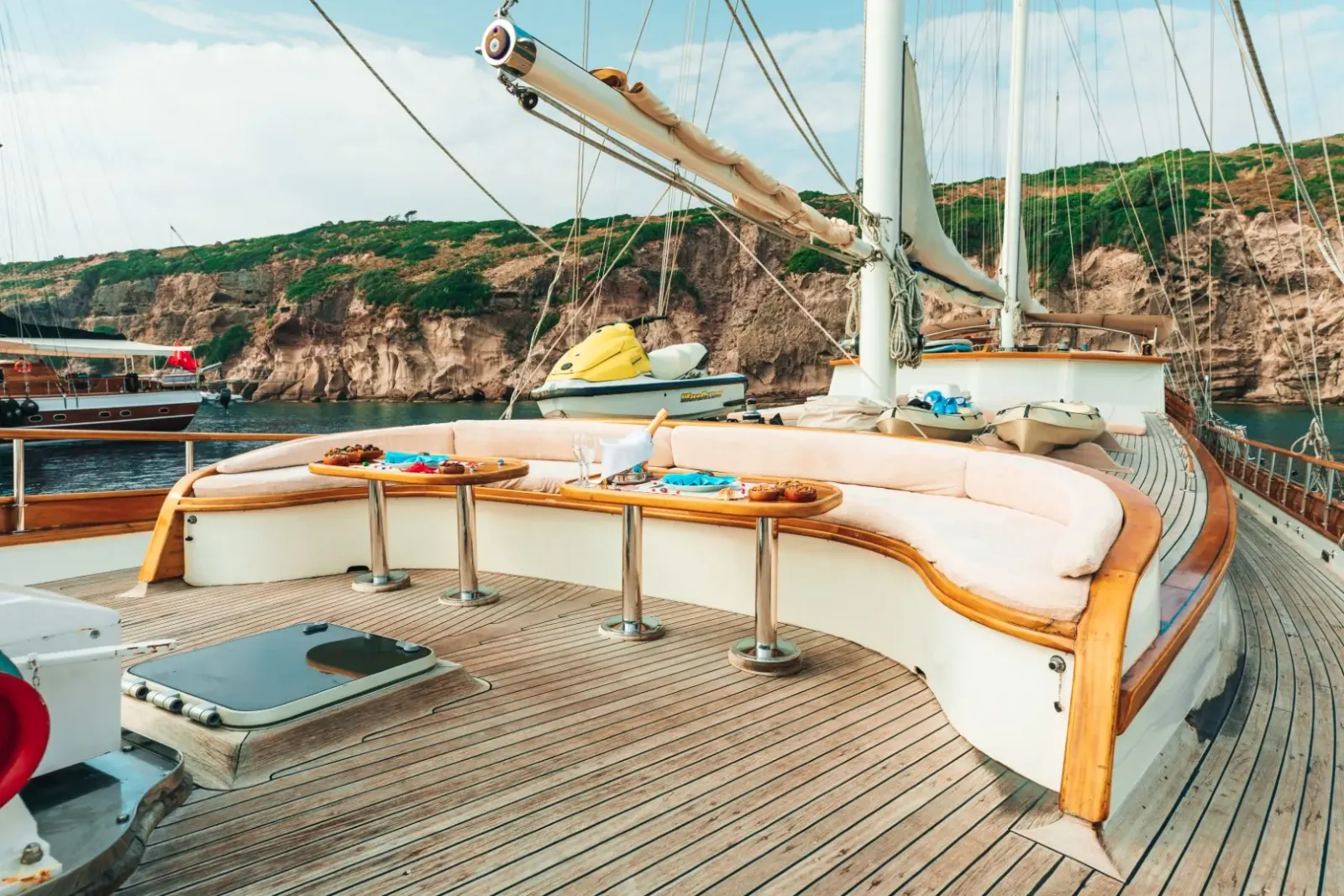 Kaya Guneri IV sailing in Bodrum