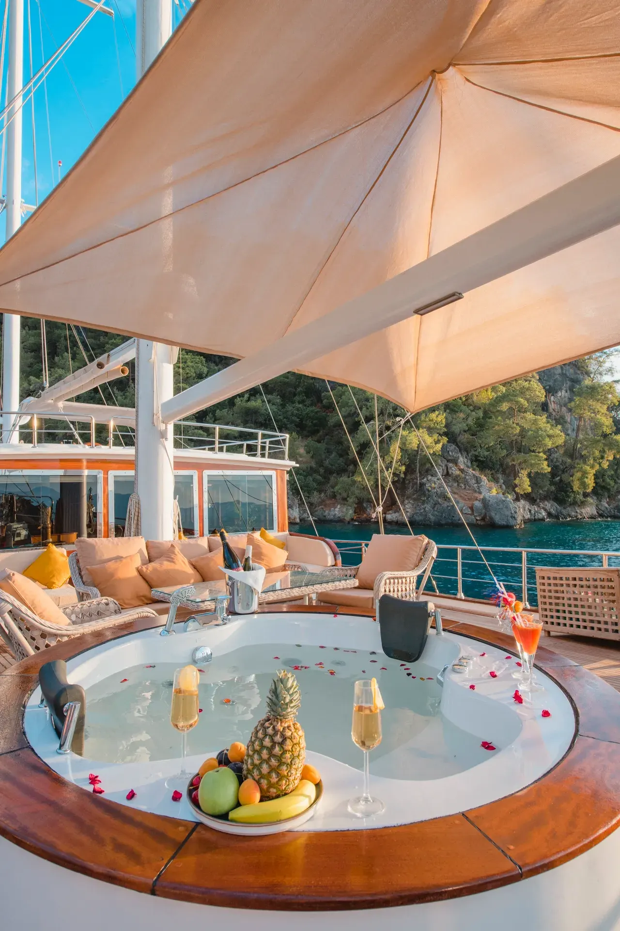 Grand Acar sailing in Fethiye