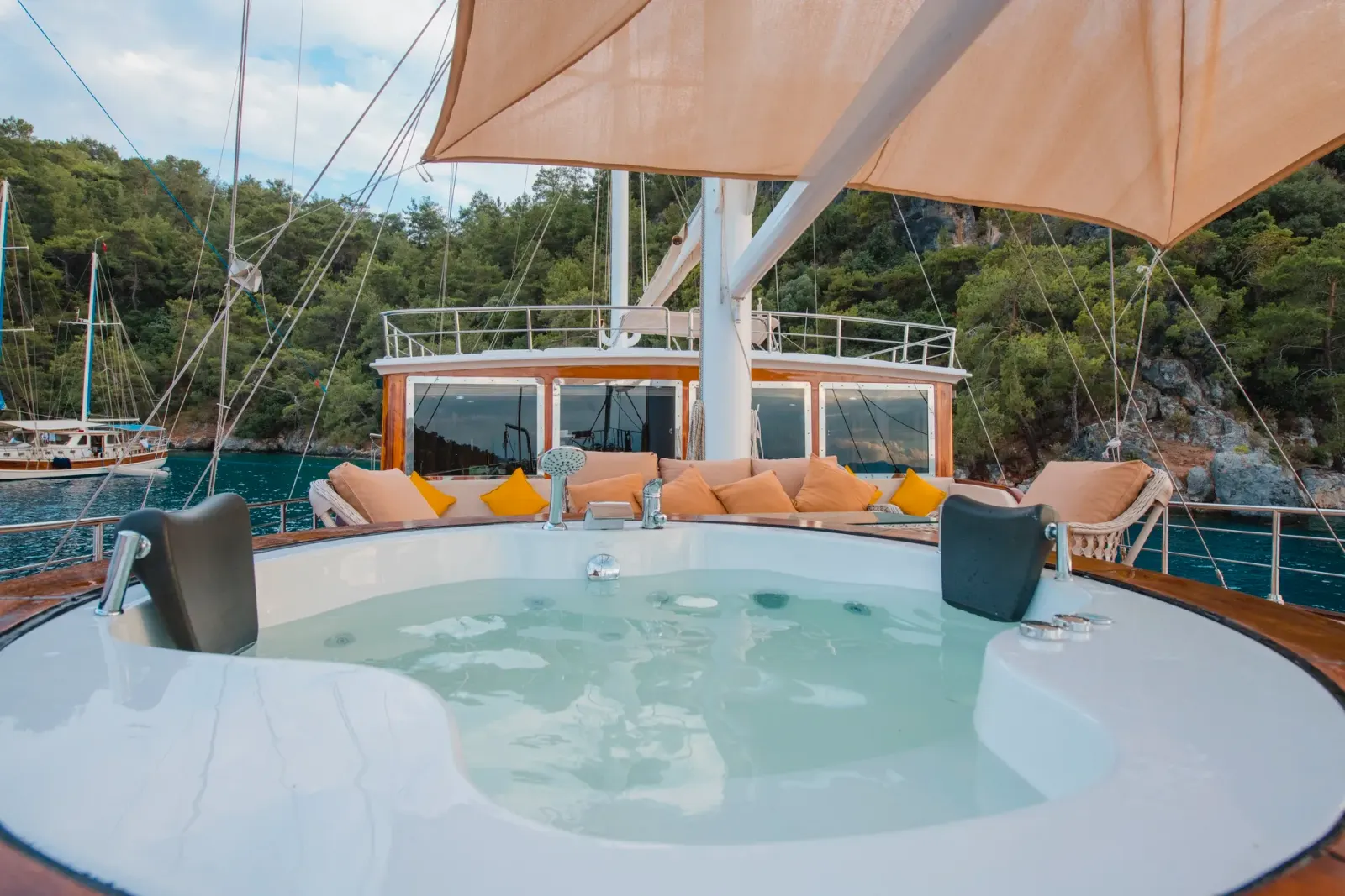 Grand Acar sailing in Fethiye