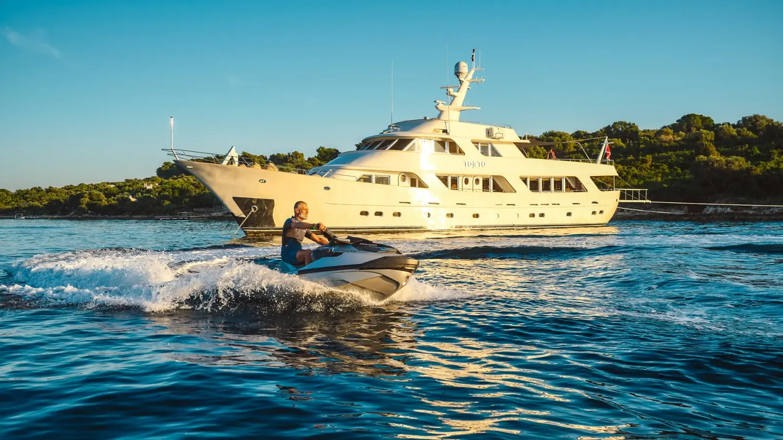 To Je To sailing in Trogir