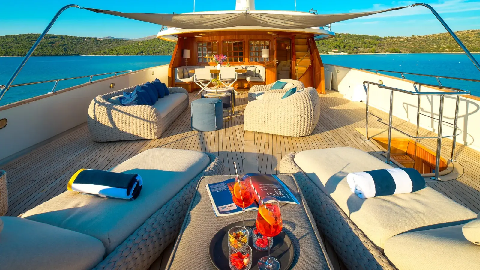 To Je To sailing in Trogir