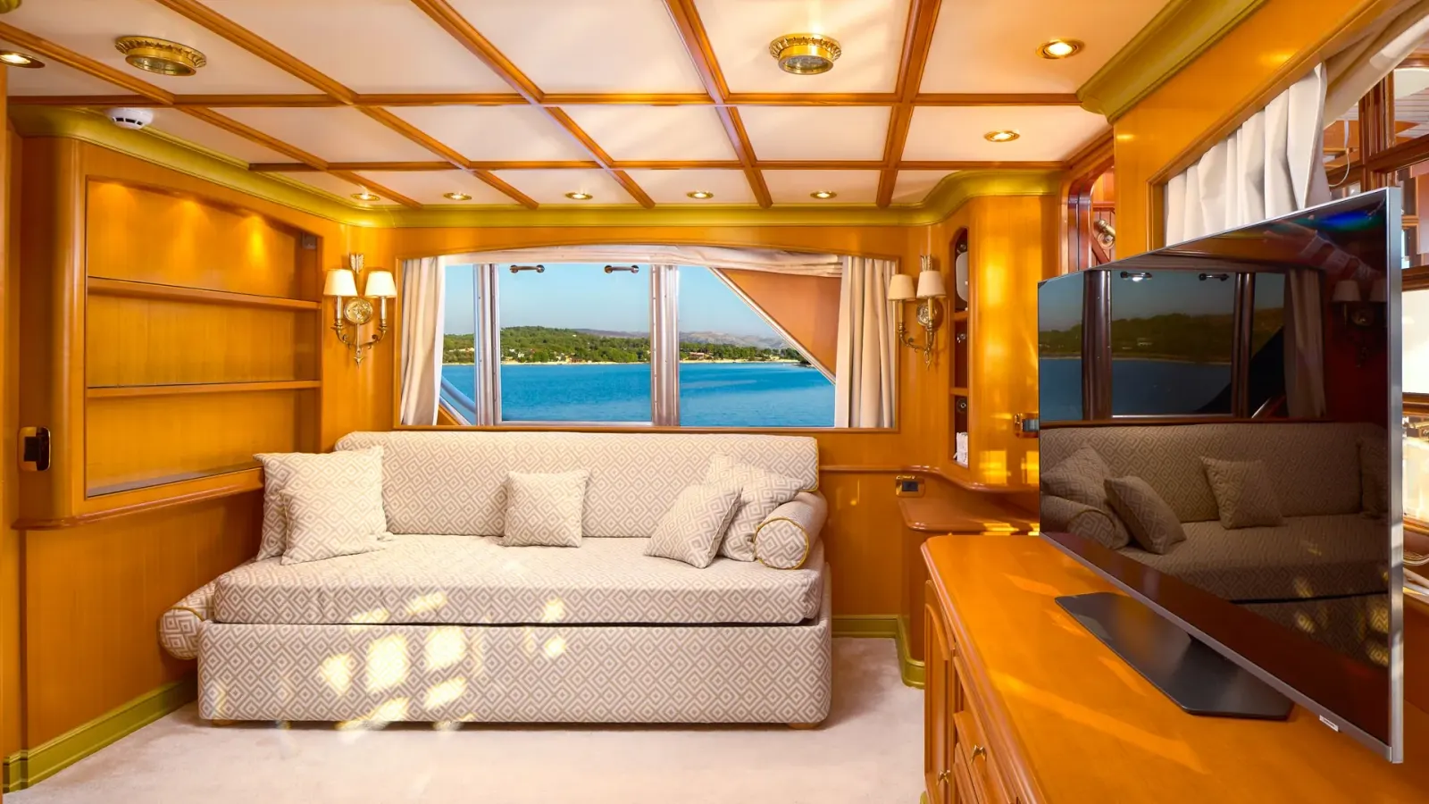 To Je To sailing in Trogir
