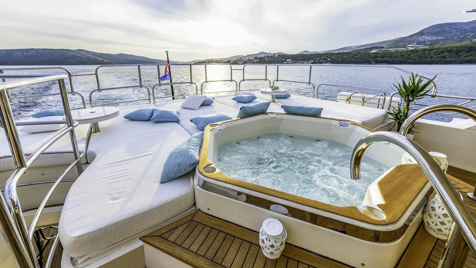Arago sailing in Trogir