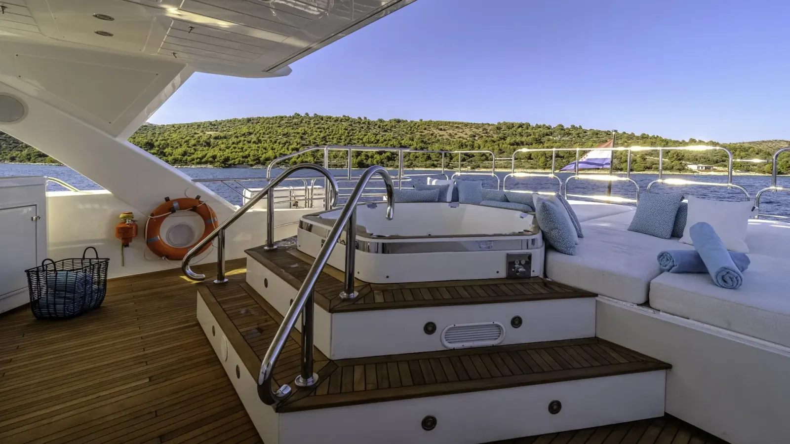 Arago sailing in Trogir