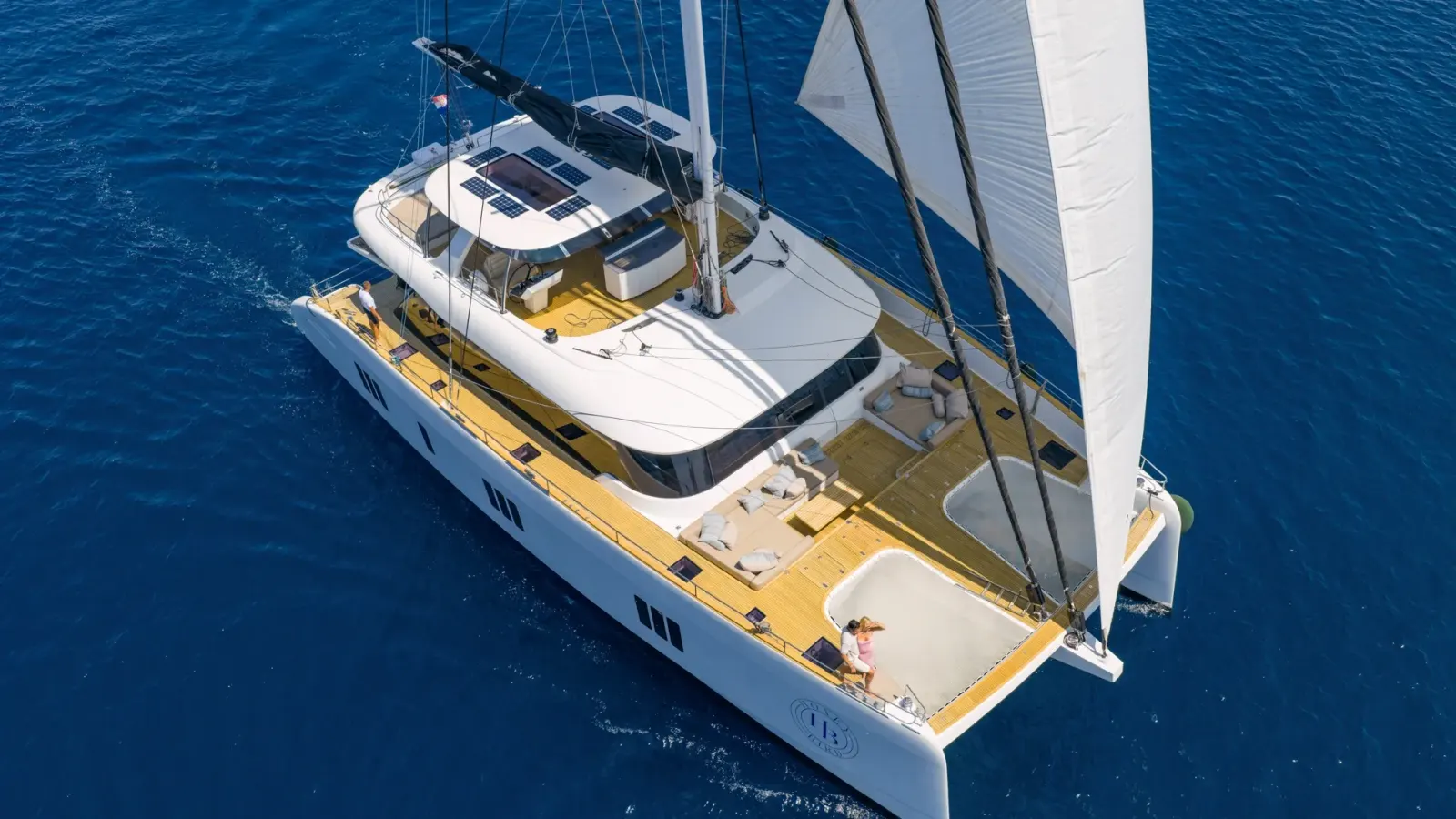 Honeybird Segelkatamaran interior cabin view