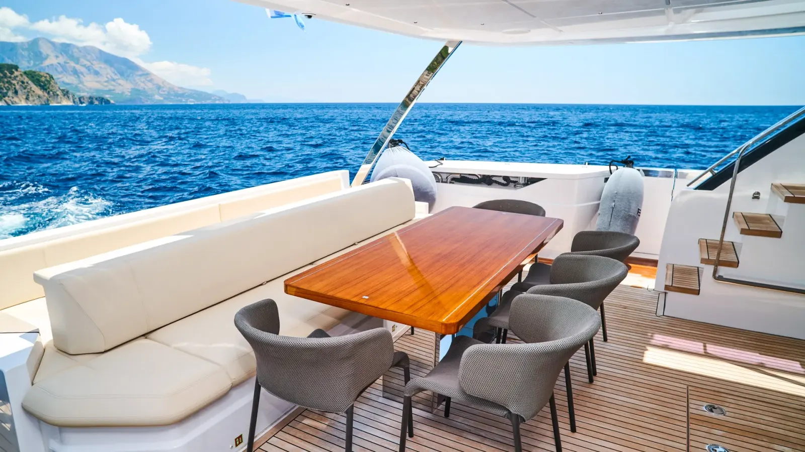 Mandra II sailing in Herceg Novi