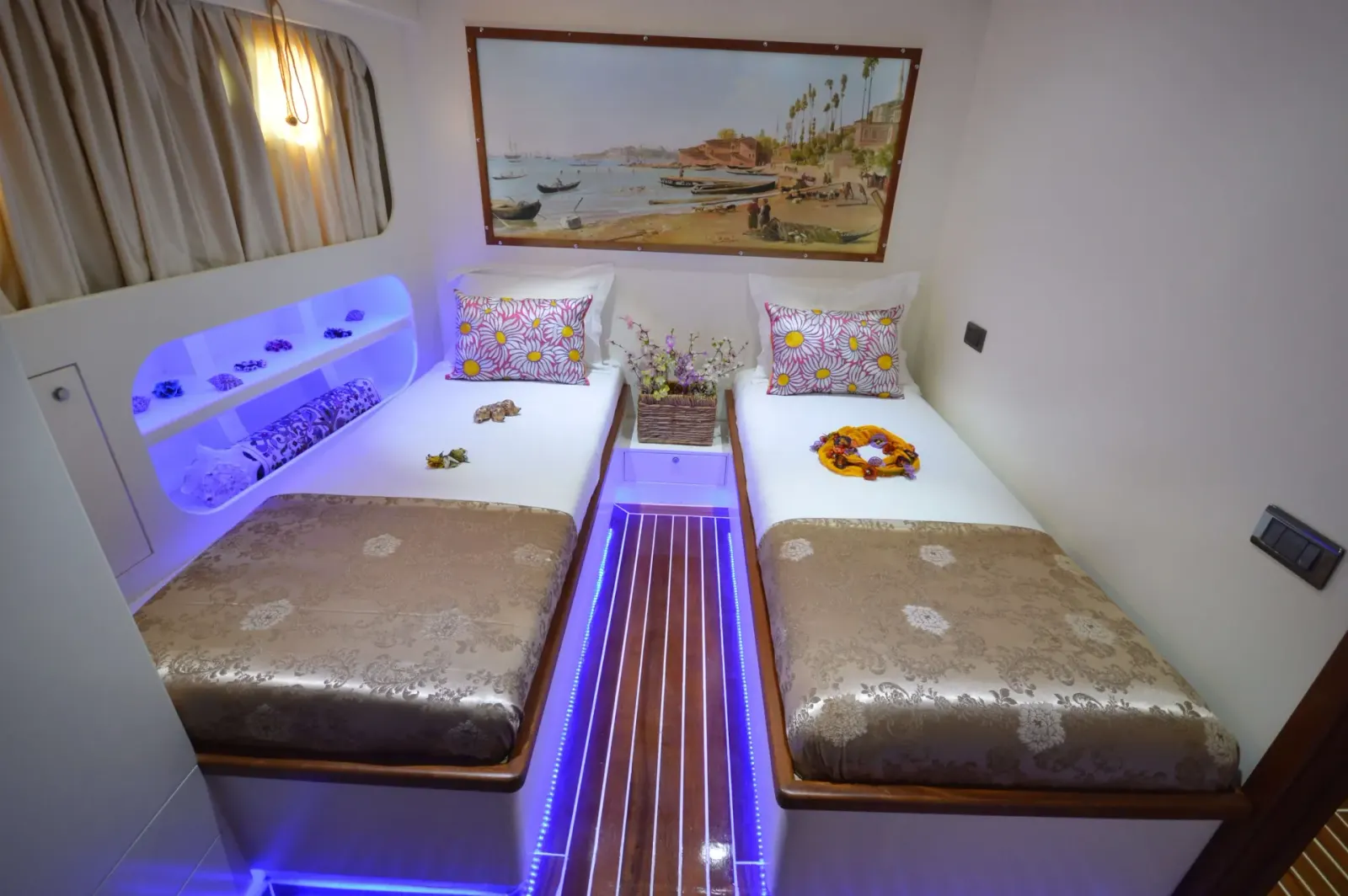 Gul Sultan sailing in Bodrum