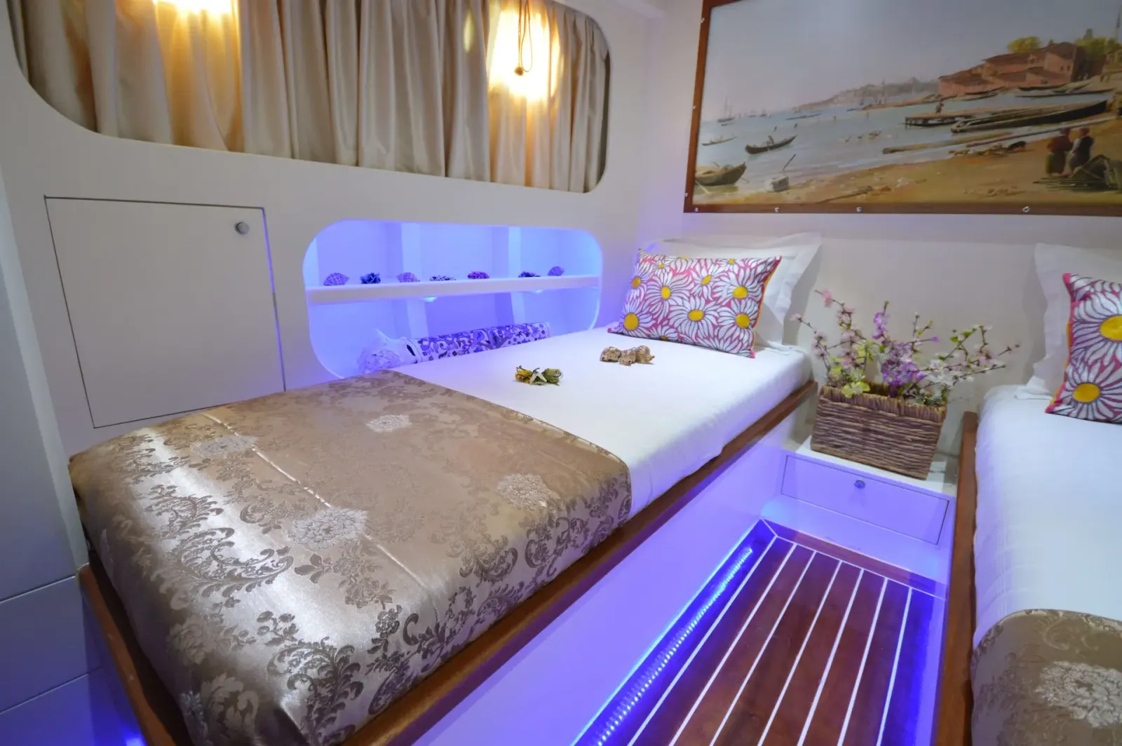 Gul Sultan sailing in Bodrum