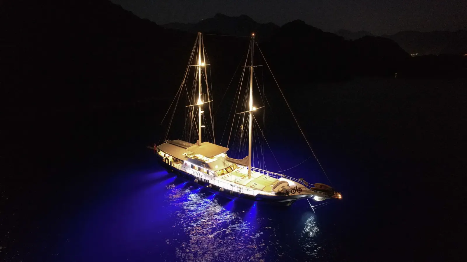 Perla del Mar sailing in Marmaris