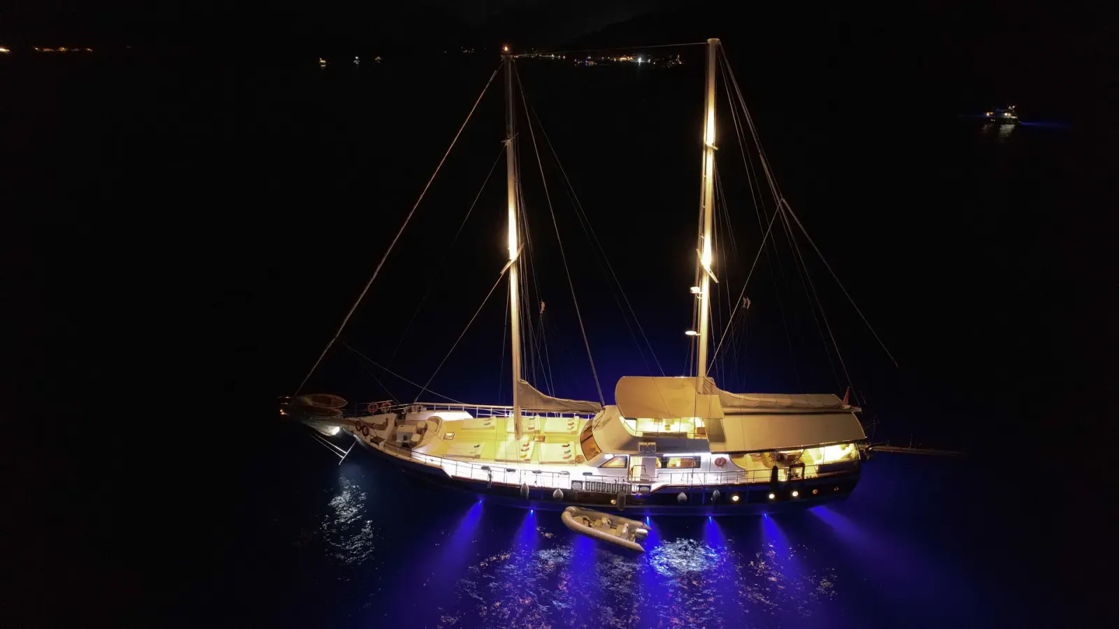Perla del Mar sailing in Marmaris