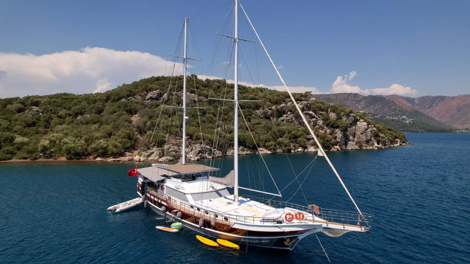 Perla del Mar Gulet interior cabin view