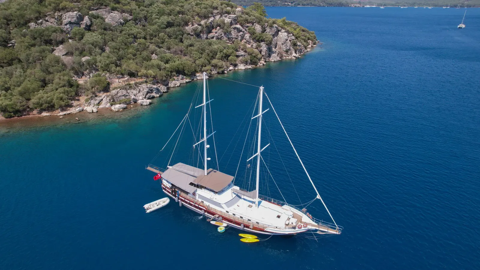 Perla del Mar sailing in Marmaris