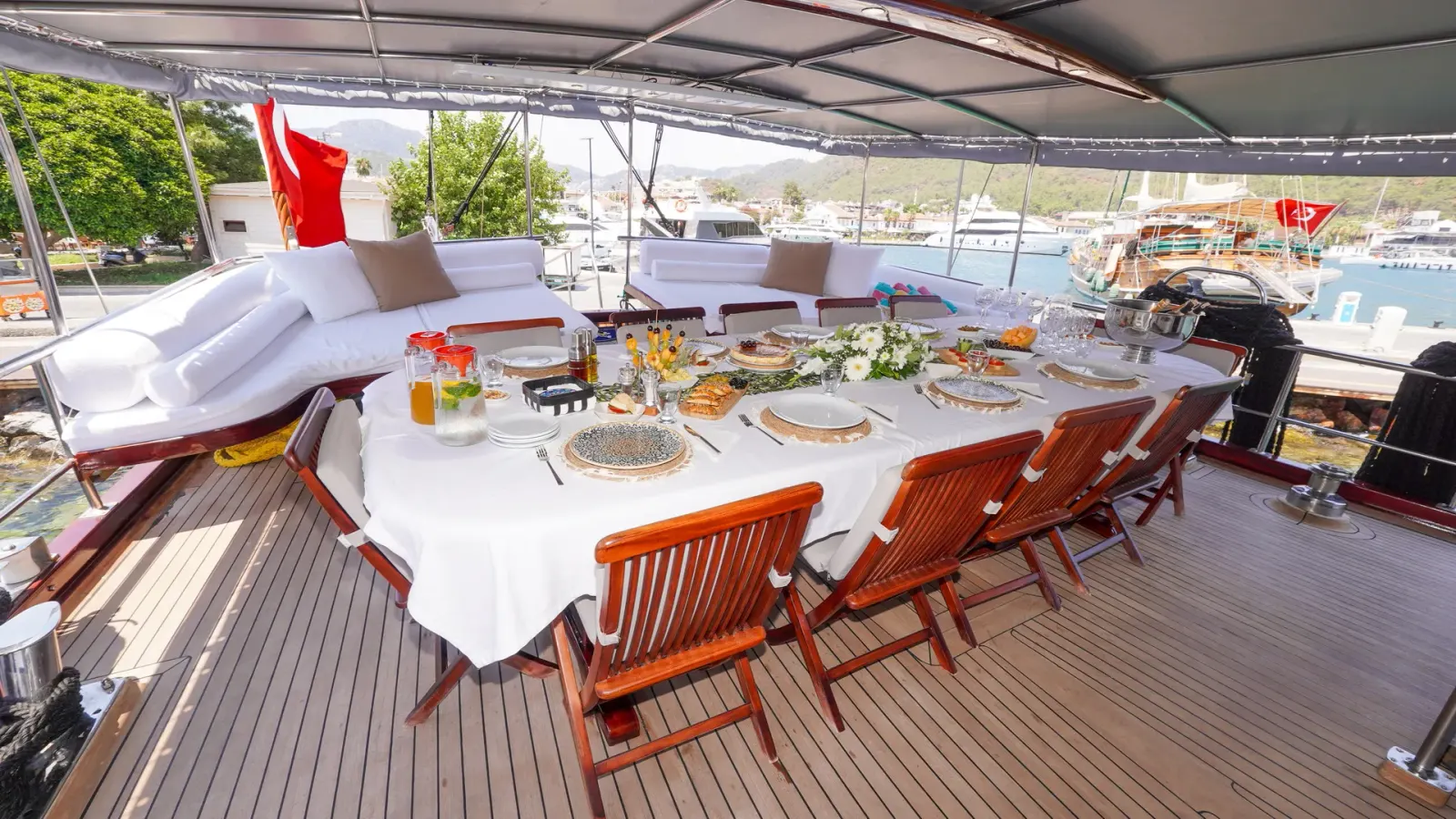 Perla del Mar sailing in Marmaris
