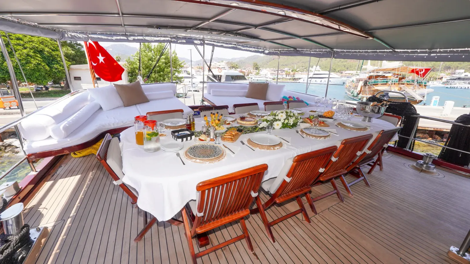 Perla del Mar sailing in Marmaris