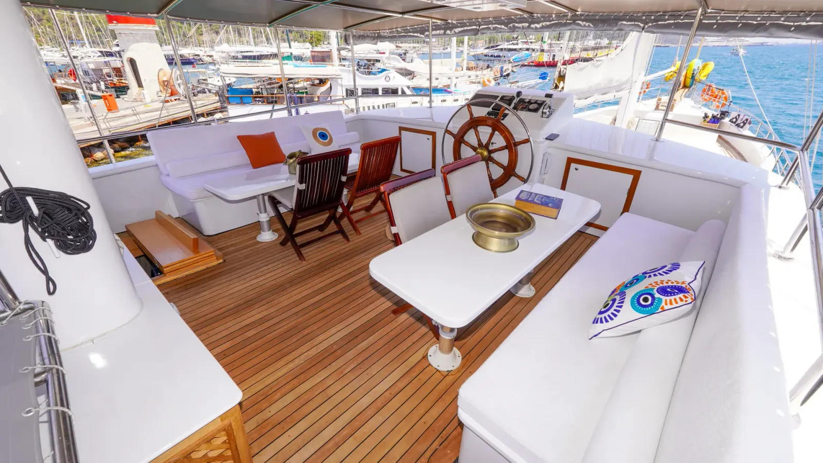 Perla del Mar sailing in Marmaris