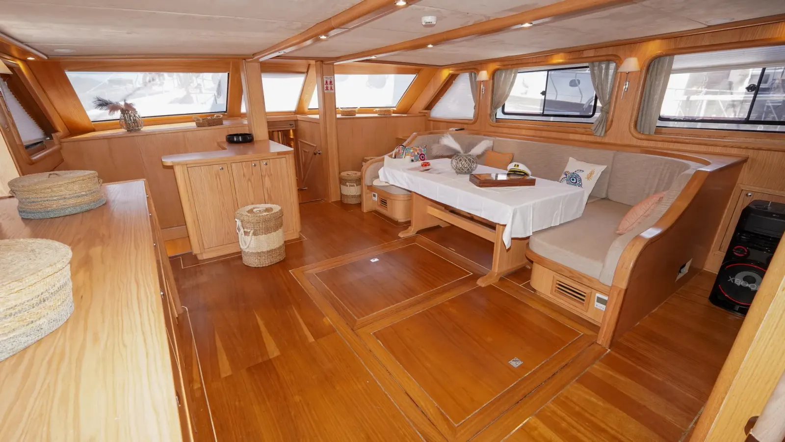 Perla del Mar sailing in Marmaris