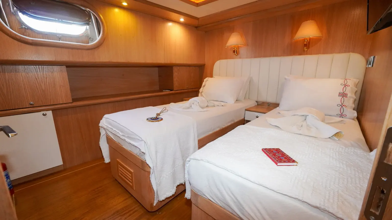 Perla del Mar sailing in Marmaris