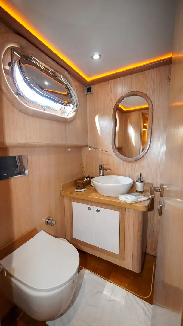 Perla del Mar sailing in Marmaris