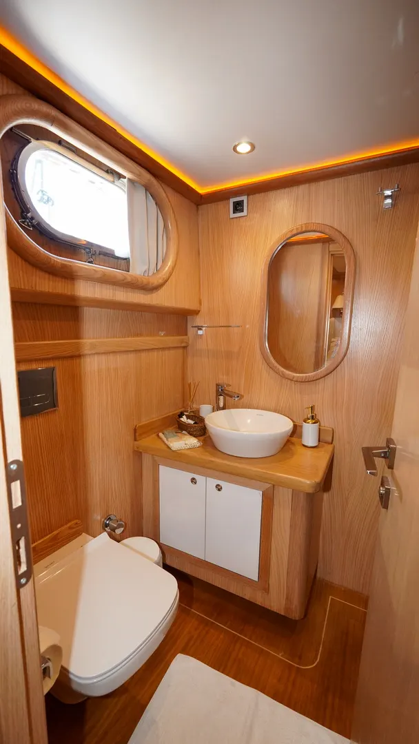 Perla del Mar sailing in Marmaris