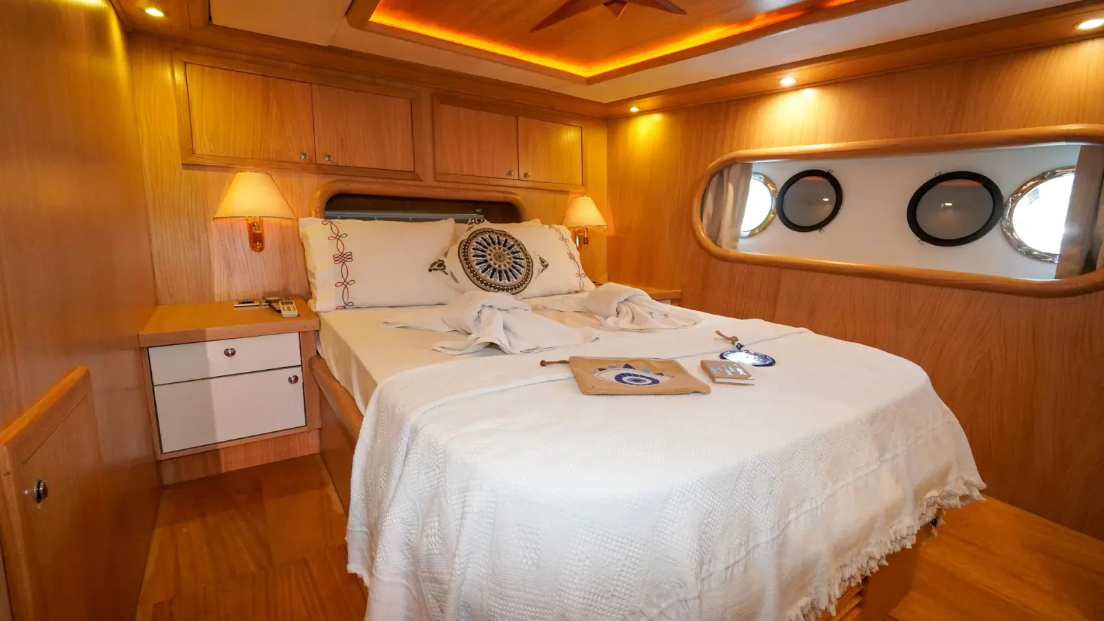Perla del Mar sailing in Marmaris