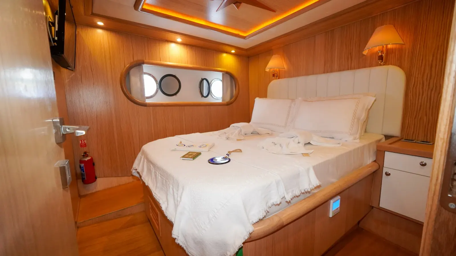 Perla del Mar sailing in Marmaris