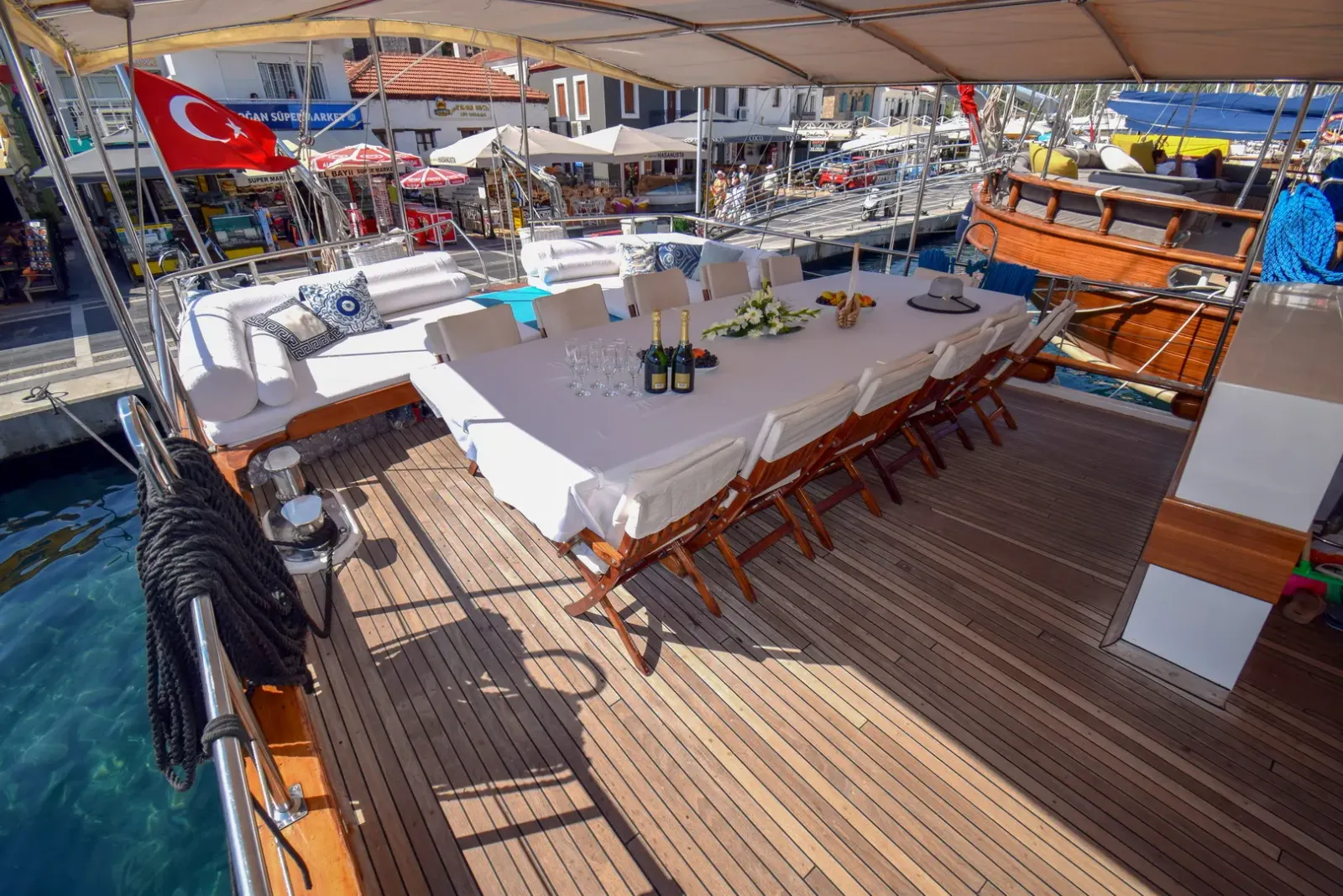 Perla del Mar I sailing in Marmaris