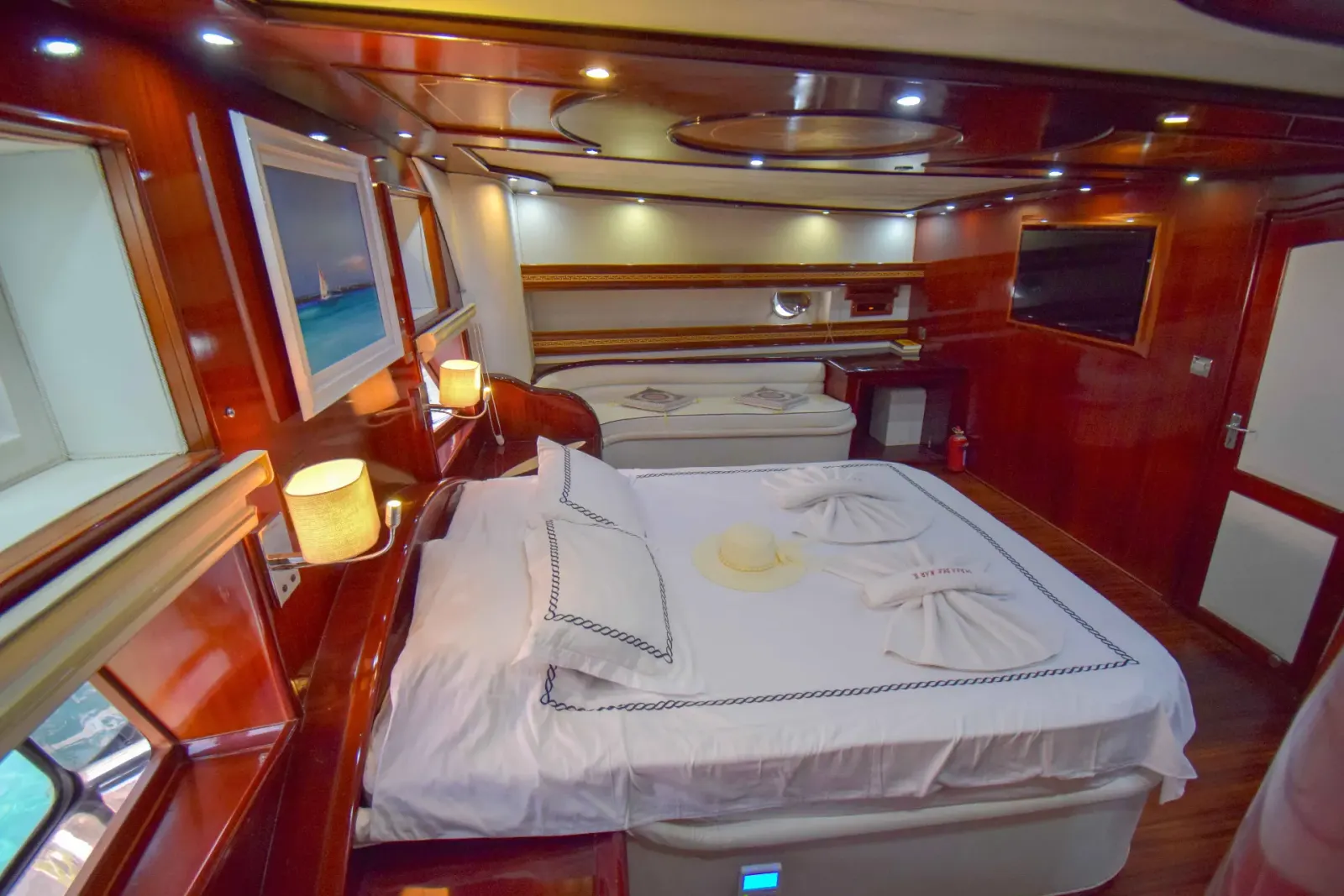 Perla del Mar II sailing in Marmaris