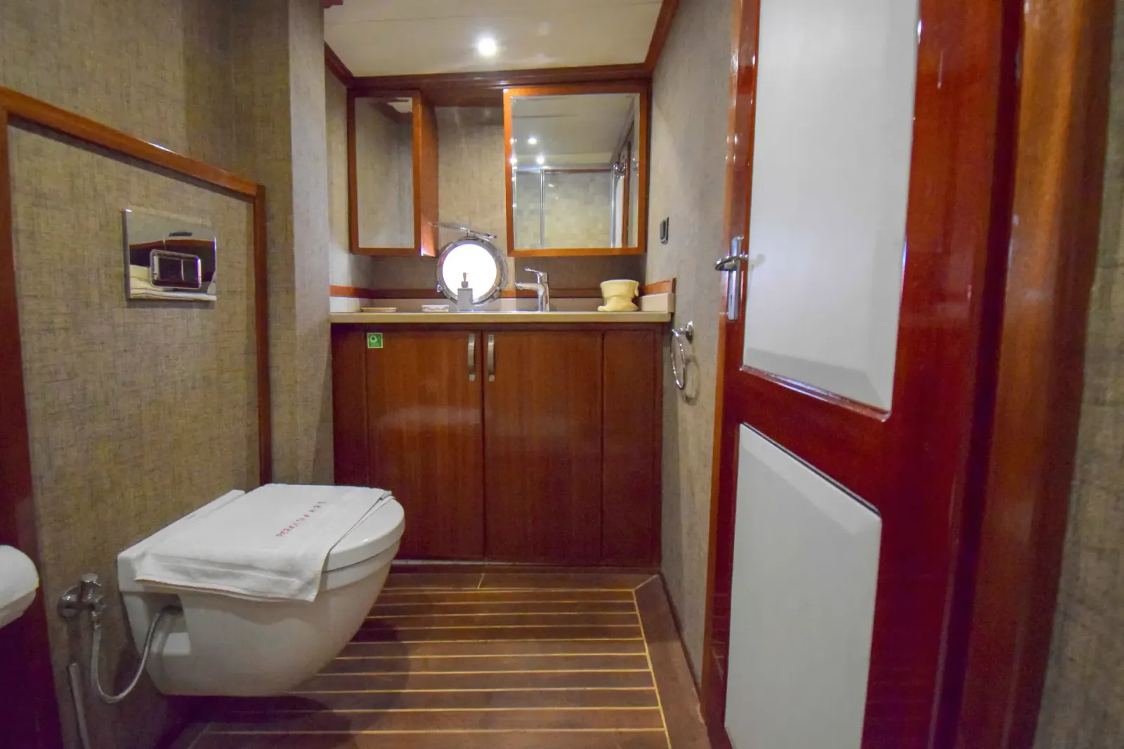 Perla del Mar II sailing in Marmaris