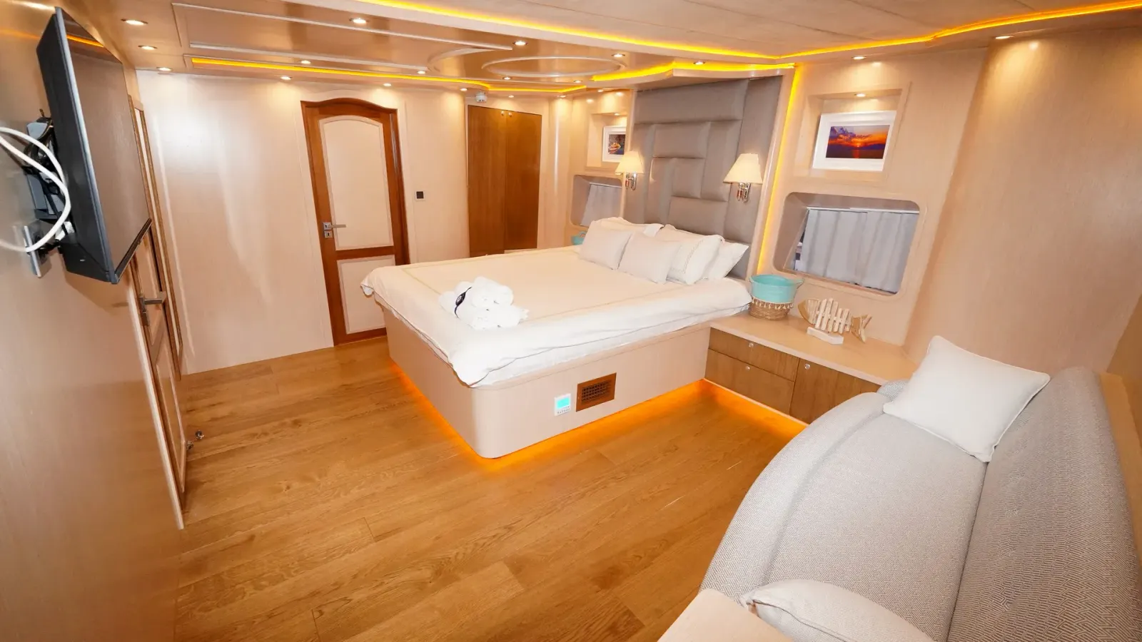 Perla del Mar II sailing in Marmaris